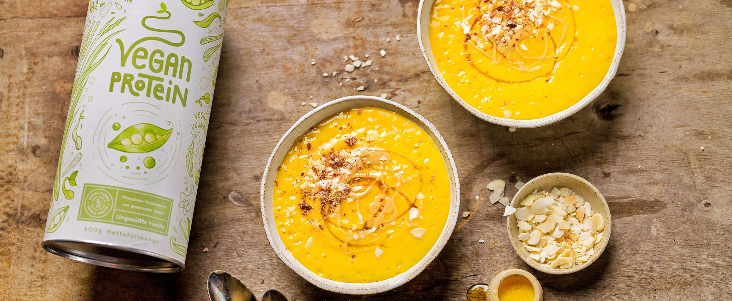 Fruchtiger Fitness-Snack: Golden Protein Bowl