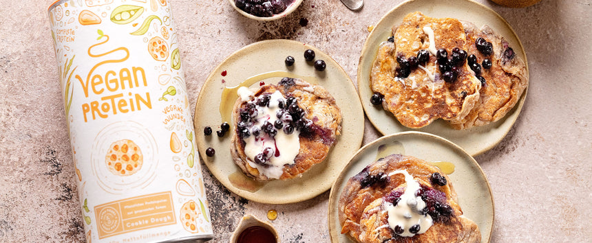 Keksteig Protein-Pancakes mit Blaubeeren