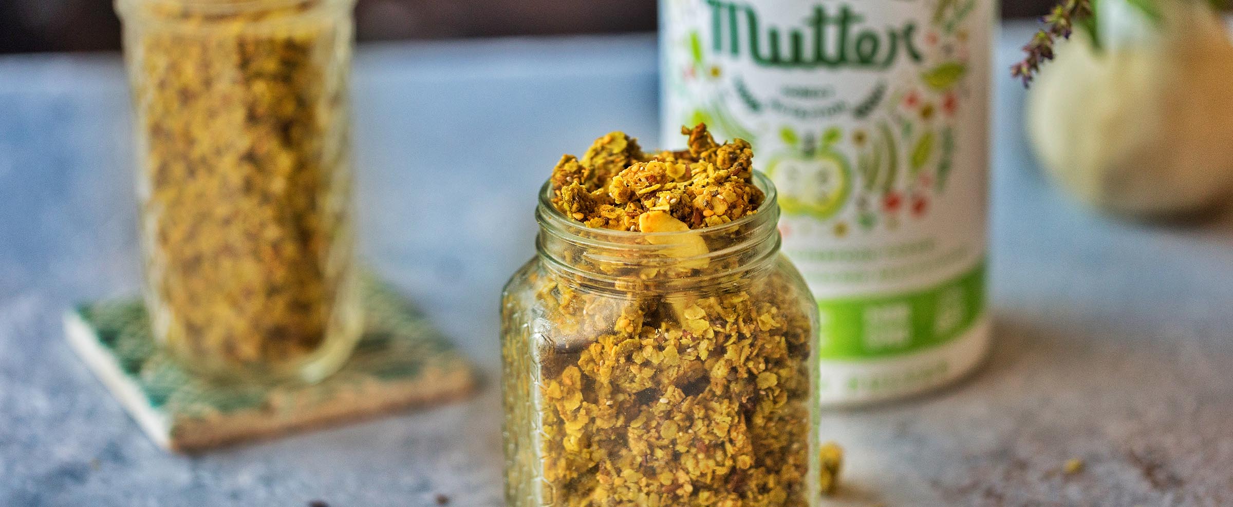 Selbstgemachtes 'Green Granola' mit der Grünen Mutter