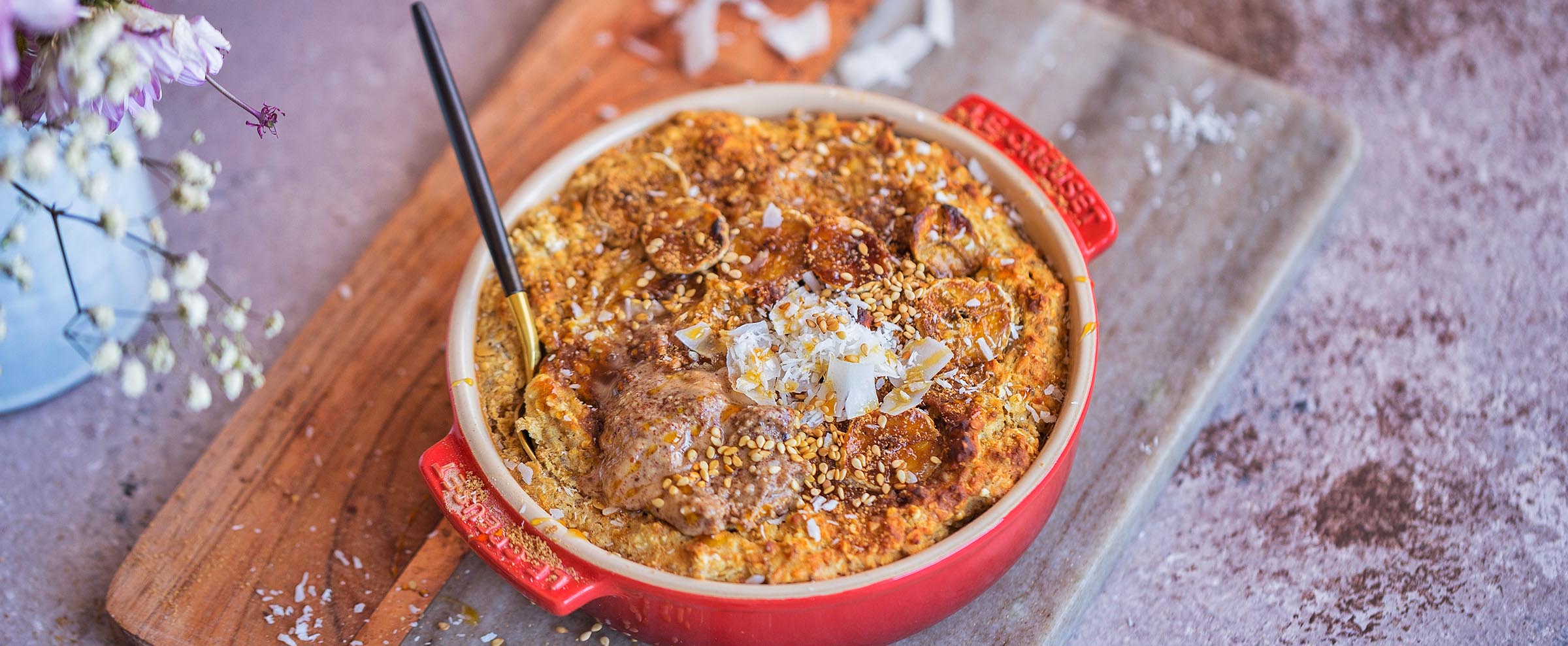 Gebackenes Kokosnuss Protein-Oatmeal