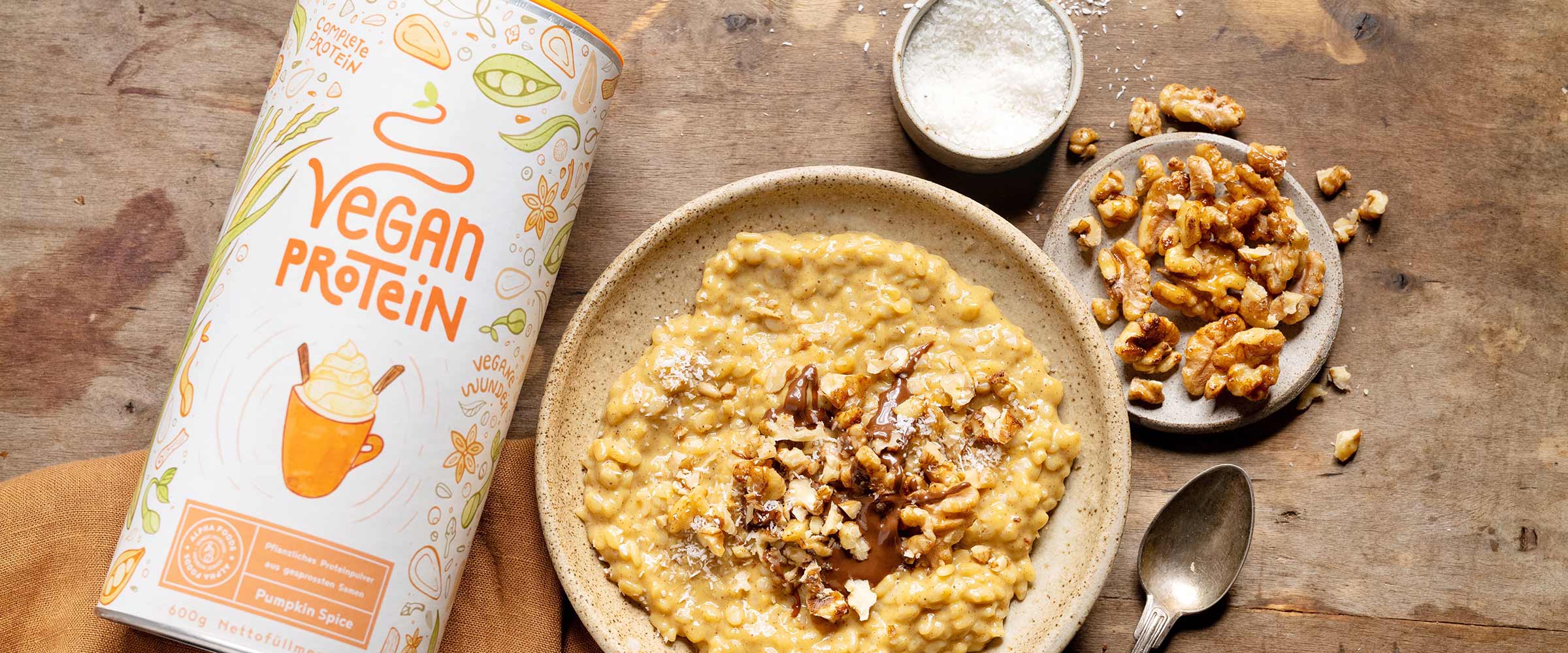 Protein Milchreis mit Pumpkin Spice und karamellisierten Walnüssen